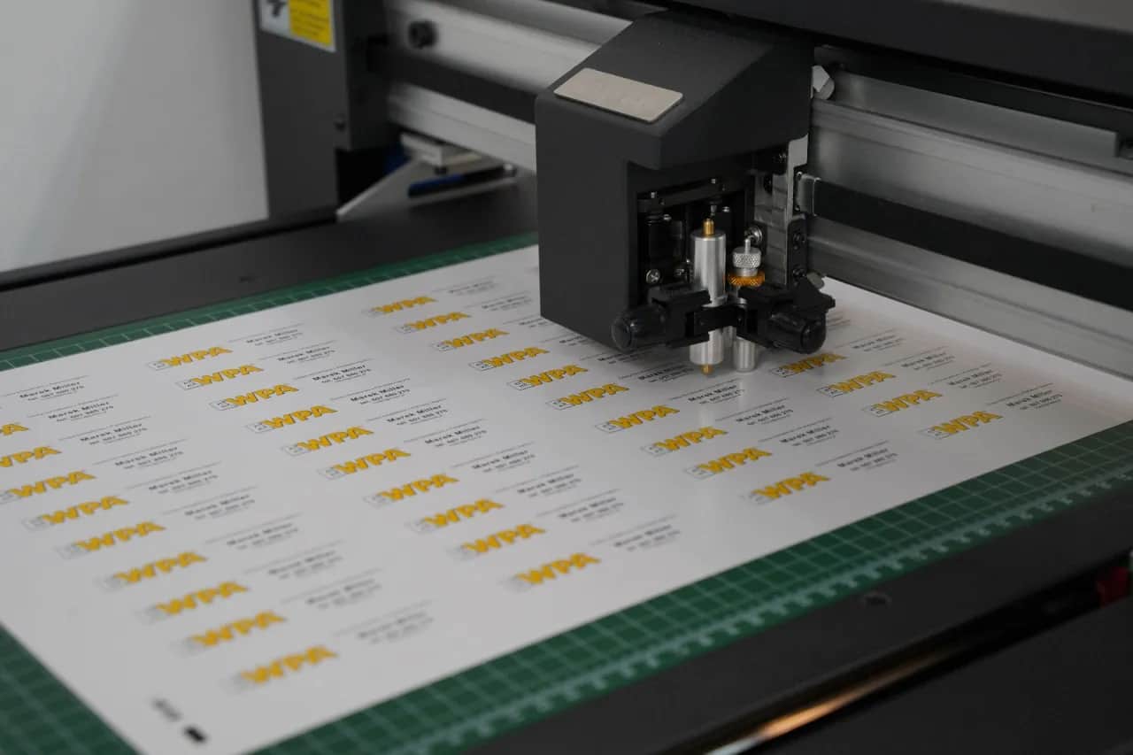 Druk na folii samoprzylepnej: Wybierz mądrze poradnik eksperta