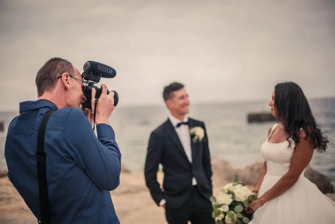 Fotograf czy kamerzysta na wesele? Jak wybrać i nie żałować?