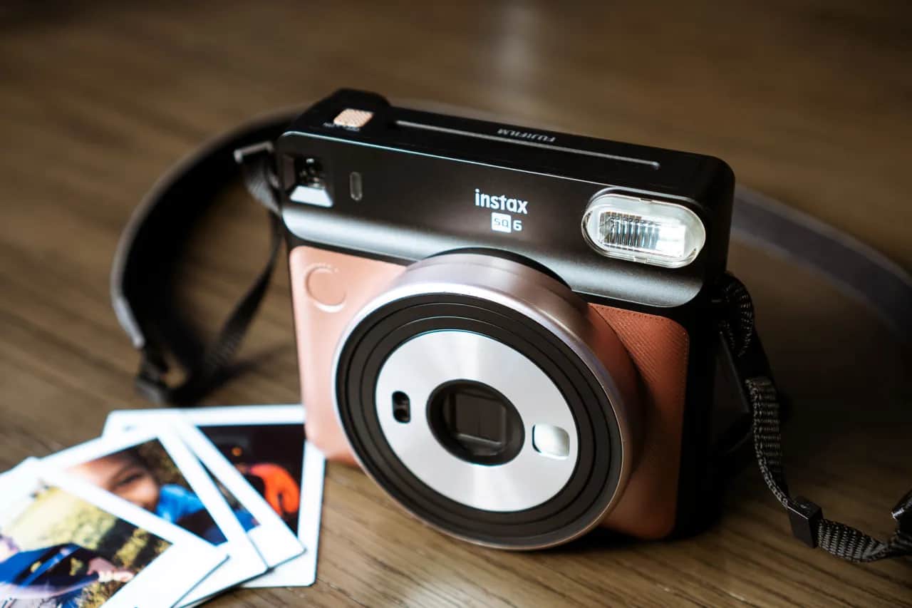 Aparat natychmiastowy: Wybierz idealny! Instax, Polaroid, Zoemini