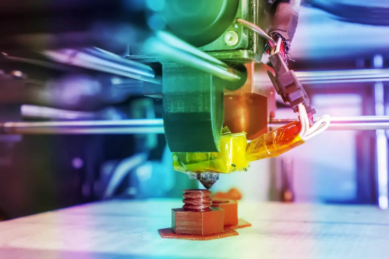 Jak działa drukarka 3D? Odkryj sekrety tworzenia obiektów