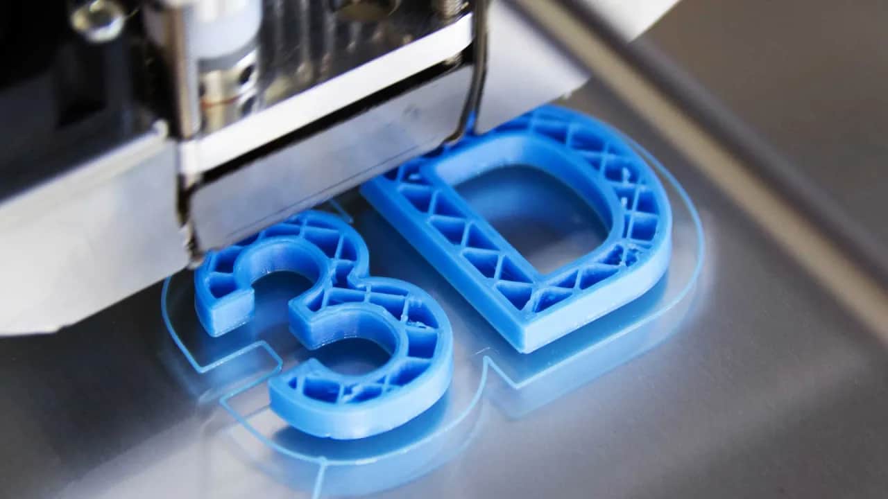 Druk 3D: Jak zacząć? Technologie, materiały, koszty przewodnik.